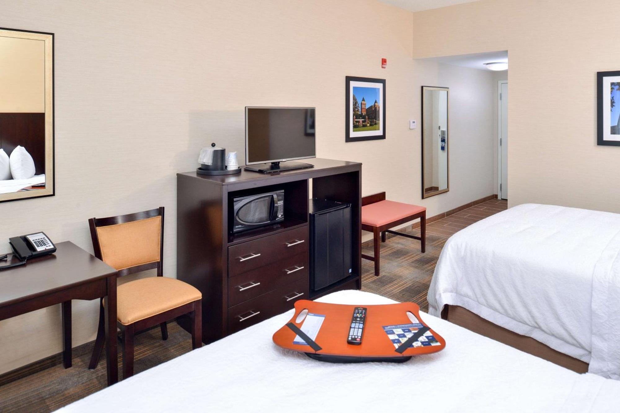 Hotel Hampton & California University-pittsburgh Coal Center